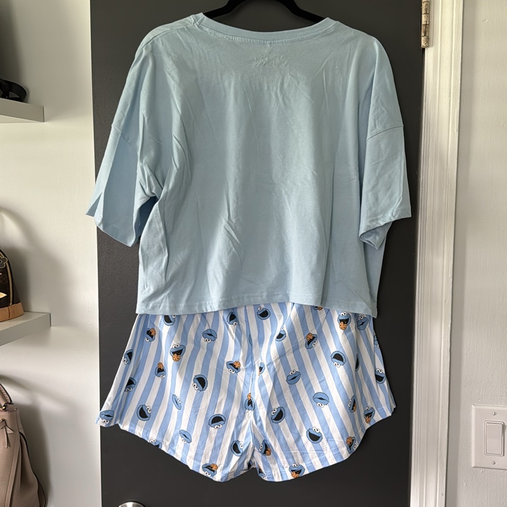 Cookie Monster Women’s pajamas size medium (8/10) NWT - Picture 5 of 5